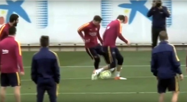 Messi humilló a Piqué con este tremendo caño