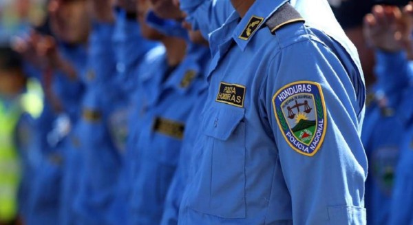 Honduras: Piden cancelar a 455 miembros de la Policía Nacional