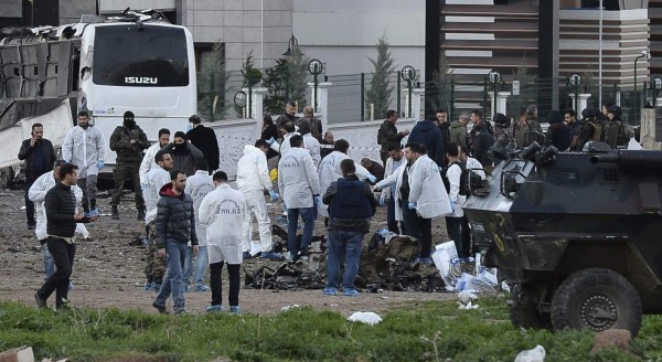 Coche bomba deja al menos siete muertos en ciudad de Turquía