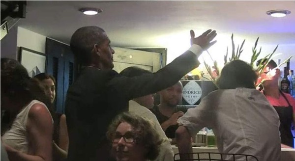 El doble de Obama pasea por La Habana