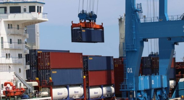 ¡Crisis de contenedores! China pone en jaque al mercado logístico de Honduras y el mundo