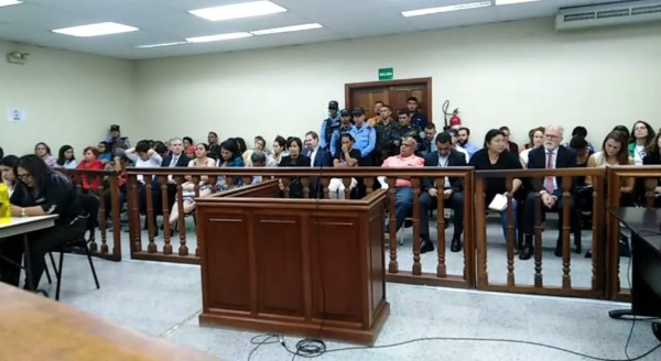 Unas 100 pruebas fueron presentadas para incriminar a 7 de los 8 imputados en asesinato de Berta Cáceres