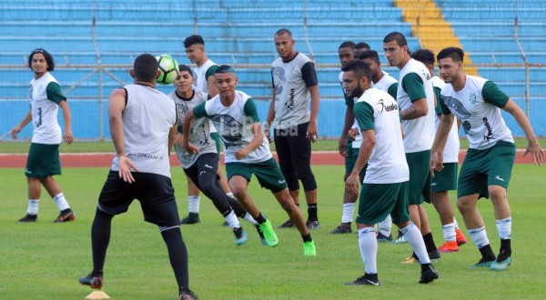 El Tiburón afila dientes y va a la caza de la Copa Presidente