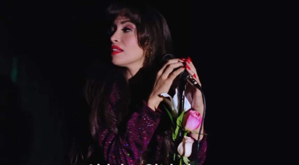 Netflix presenta a Christian Serratos como a Selena Quintanilla en primer trailer