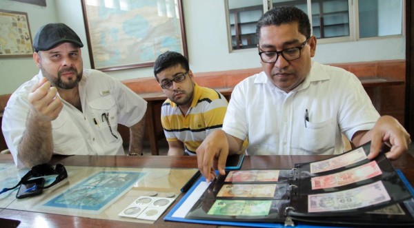 Estudiosos de monedas piden incluir a poeta hondureña en billetes