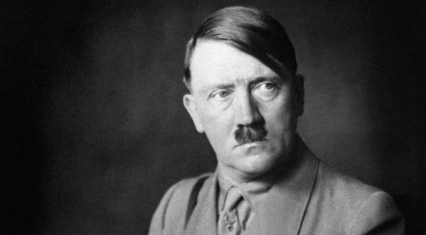 Policía checa investiga sobre venta de máscaras de Hitler