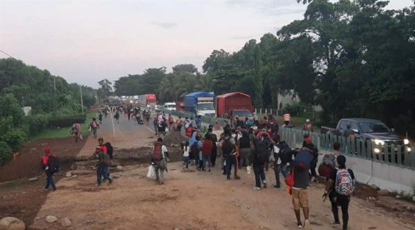 Autoridades mexicanas disuelven caravana de 2,000 migrantes