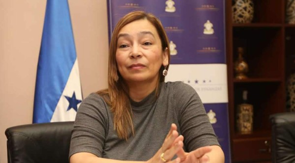 Ministerio Público cita a Rocío Tábora por caso de hospitales móviles