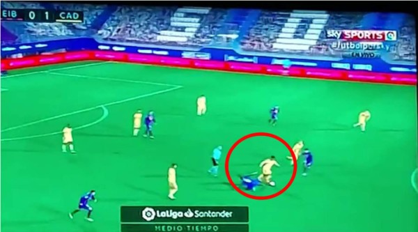 VIDEO: La gran acción del 'Choco' Lozano para el segundo gol del Cádiz ante Eibar