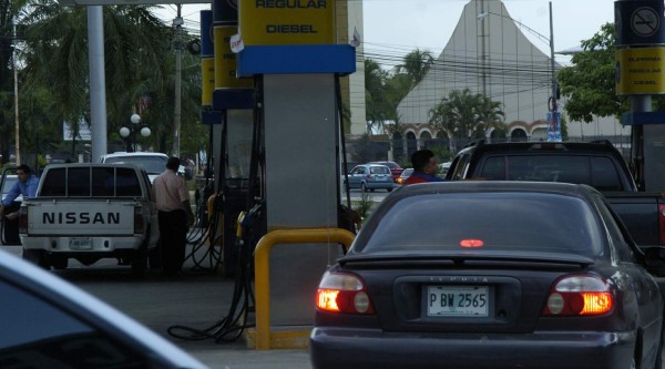 Entre 7 y 39 centavos suben los precios de los combustibles en Honduras
