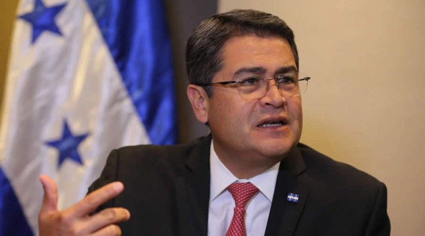 Presidente de Honduras firma acuerdo con AMLO plan de desarrollo para atender migración