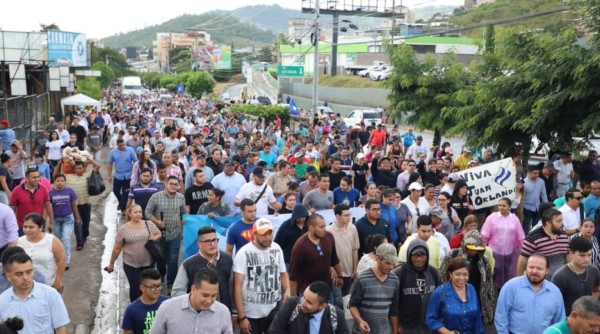 Nacionalistas vuelven a marchar en apoyo a Juan Orlando Hernández