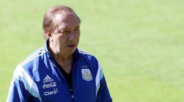 Exténico argentino Carlos Bilardo tiene coronavirus