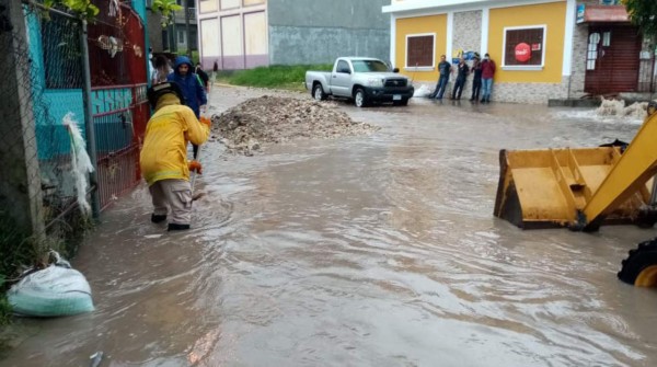 Esperan lluvias y chubascos leves para hoy y mañana