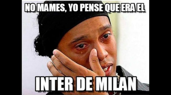 Con memes se burlan del penal fallado por Ronaldinho