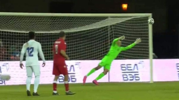 Video: Alex López anota golazo de tiro libre y le da el empate a Honduras frente a Bielorrusia -
