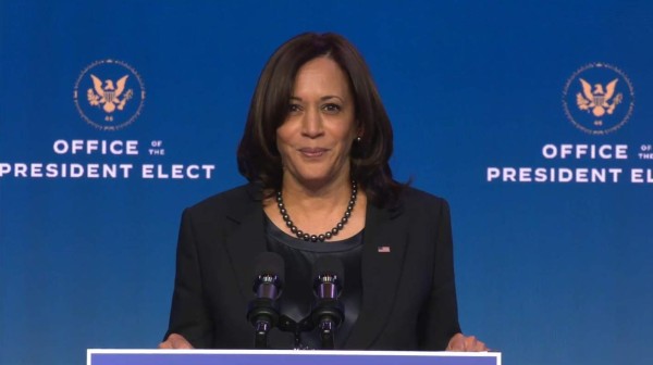 Kamala Harris dice que nuevo Gobierno presentará proyecto de ley de reforma migratoria