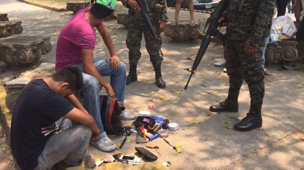 Capturan a dos supuestos asaltantes de autobús en el norte de Honduras