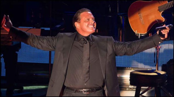 Luis Miguel reaparece renovado y calla rumores