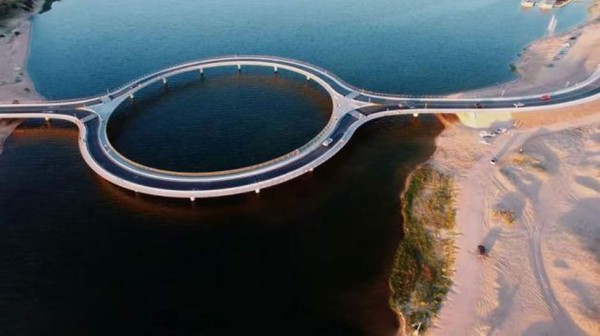 Construyen increíble puente circular en Uruguay