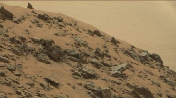 NASA descubre una 'extraña pirámide' en Marte
