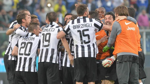 Juventus alza el scudetto por cuarta vez consecutiva