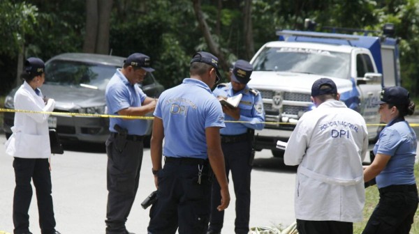 Hallan cadáver de hombre envuelto en una cobija en San Pedro Sula