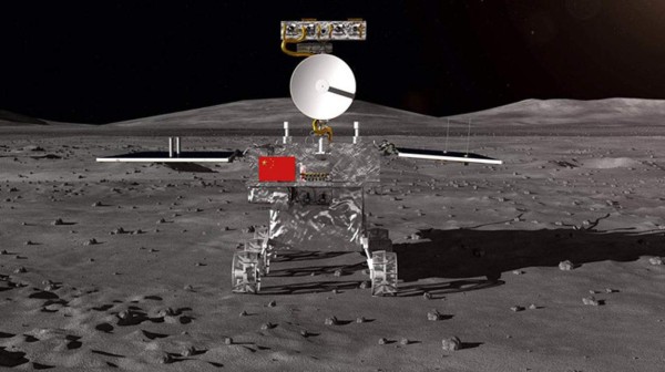 China lanza la primera nave para explorar la cara oculta de la Luna