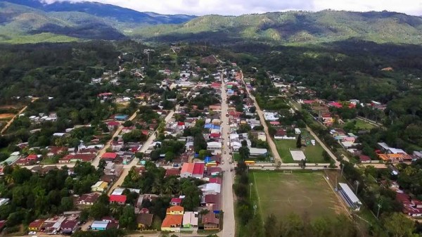 A sus habitantes les llaman “pajizos”. Se cree que el nombre surgió durante un partido de fútbol allá por los años 30 en Quimistán. Los Barahona y los Bográn fueron las primeras familias que llegaron a asentarse a la comunidad en el siglo XIX.