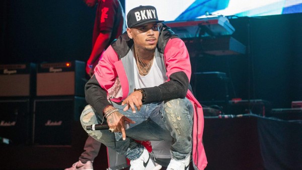 Chris Brown, acusado de agredir a una mujer