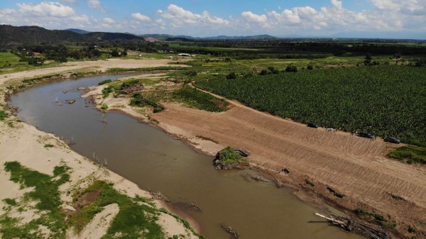 Más de 30,000 personas en el valle de Sula viven entre aguas negras