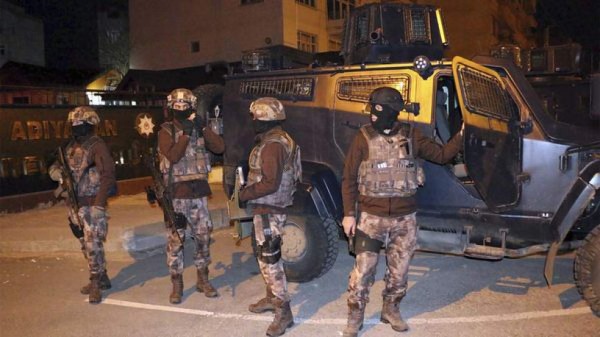 Turquía detiene a unas 450 personas en una macroperación contra ISIS