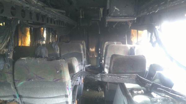 Se incendia bus de Transportes Mirna que llevaba 12 pasajeros en Comayagua