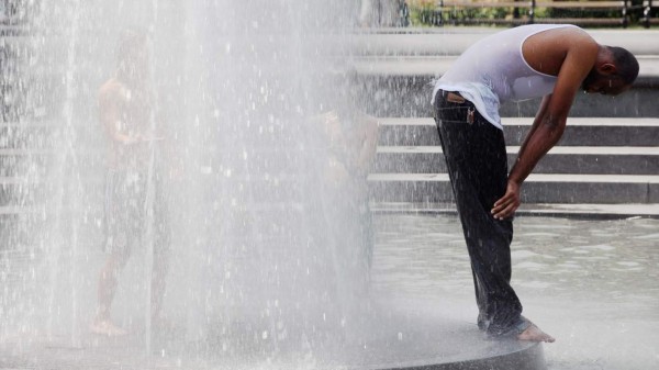 Reducen jornada laboral por ola de calor en Venezuela