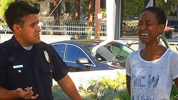 Actriz de 'Django Unchained' denuncia racismo de policías