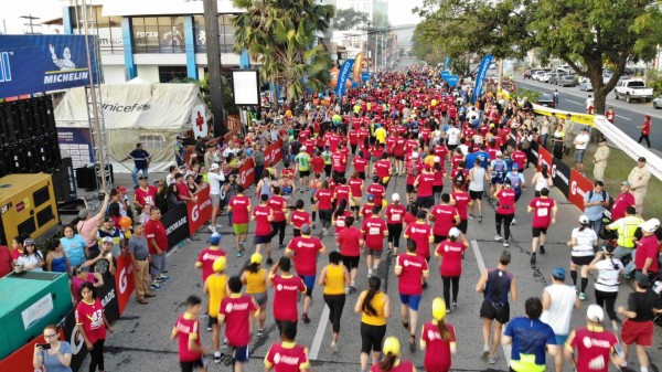 Miles de hondureños participaron en la 43 Maratón Internacional de LA PRENSA