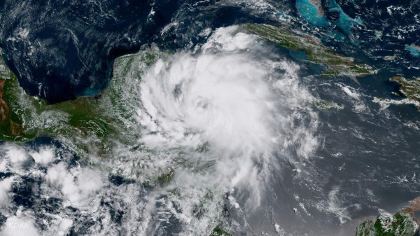 Alerta máxima en México al tocar tierra la tormenta Franklin