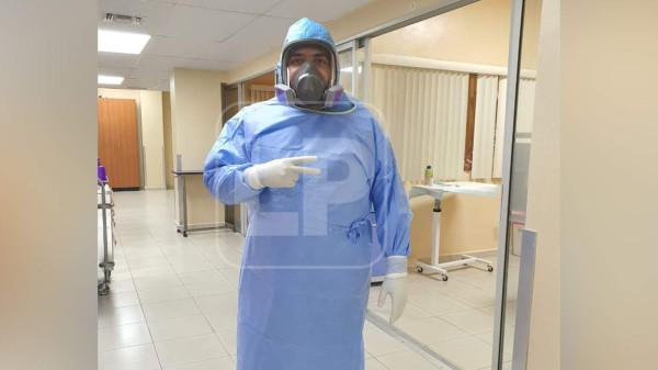 La difícil realidad que los médicos en UCI enfrentan en Honduras por la pandemia
