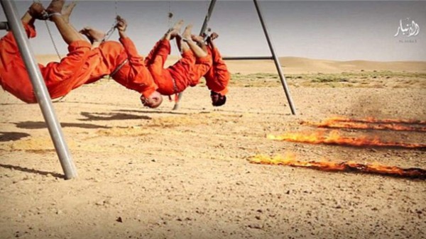 Horror: ISIS quema vivos a cuatro soldados iraquíes