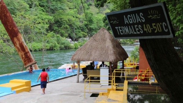 Pulhapanzak, 43 metros de cristalina aventura en sus cataratas