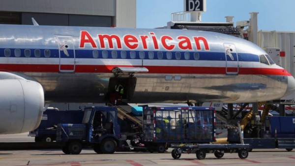 Piloto de American Airlines muere en pleno vuelo