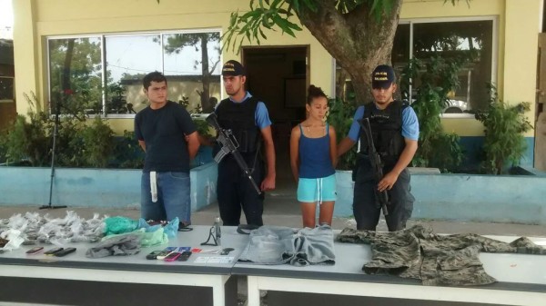 Capturan en La Ceiba a pareja acusada de varios delitos