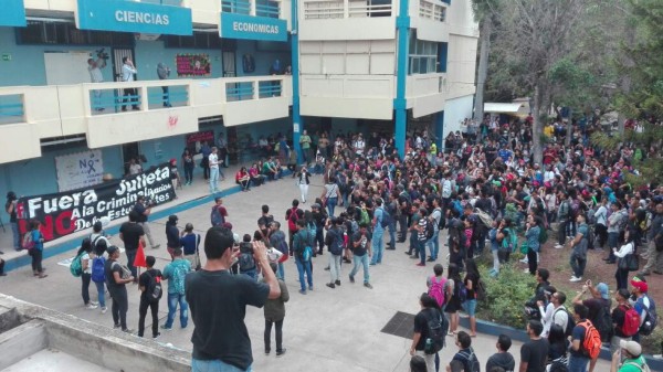 Comienza la 'Madre de todas las marchas' en la Unah