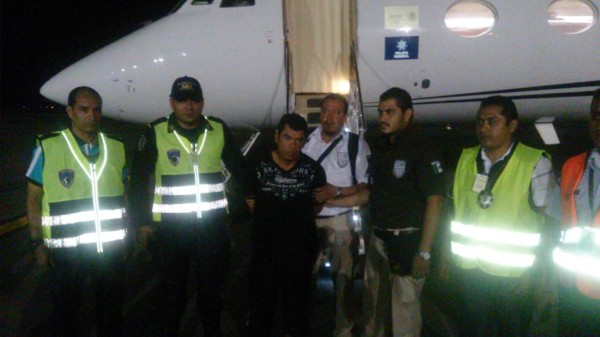 Hugo Sierra Benavides llegó al país en un avión de la Policía Federal de México.