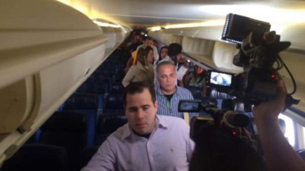 Detienen a Manuel Rosales en aeropuerto de Venezuela