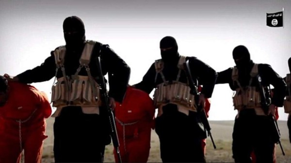 Horror: ISIS quema vivos a cuatro soldados iraquíes
