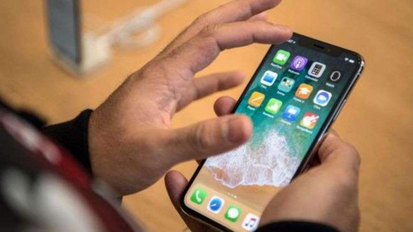 Alarma por un mensaje que bloquea los iPhones