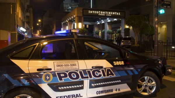 Detienen en Argentina a seis sirios con pasaportes robados