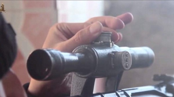 Al estilo Hollywood, ISIS presenta al 'francotirador islámico'