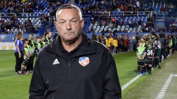 Renuncia entrenador de la MLS investigado por comentarios racistas